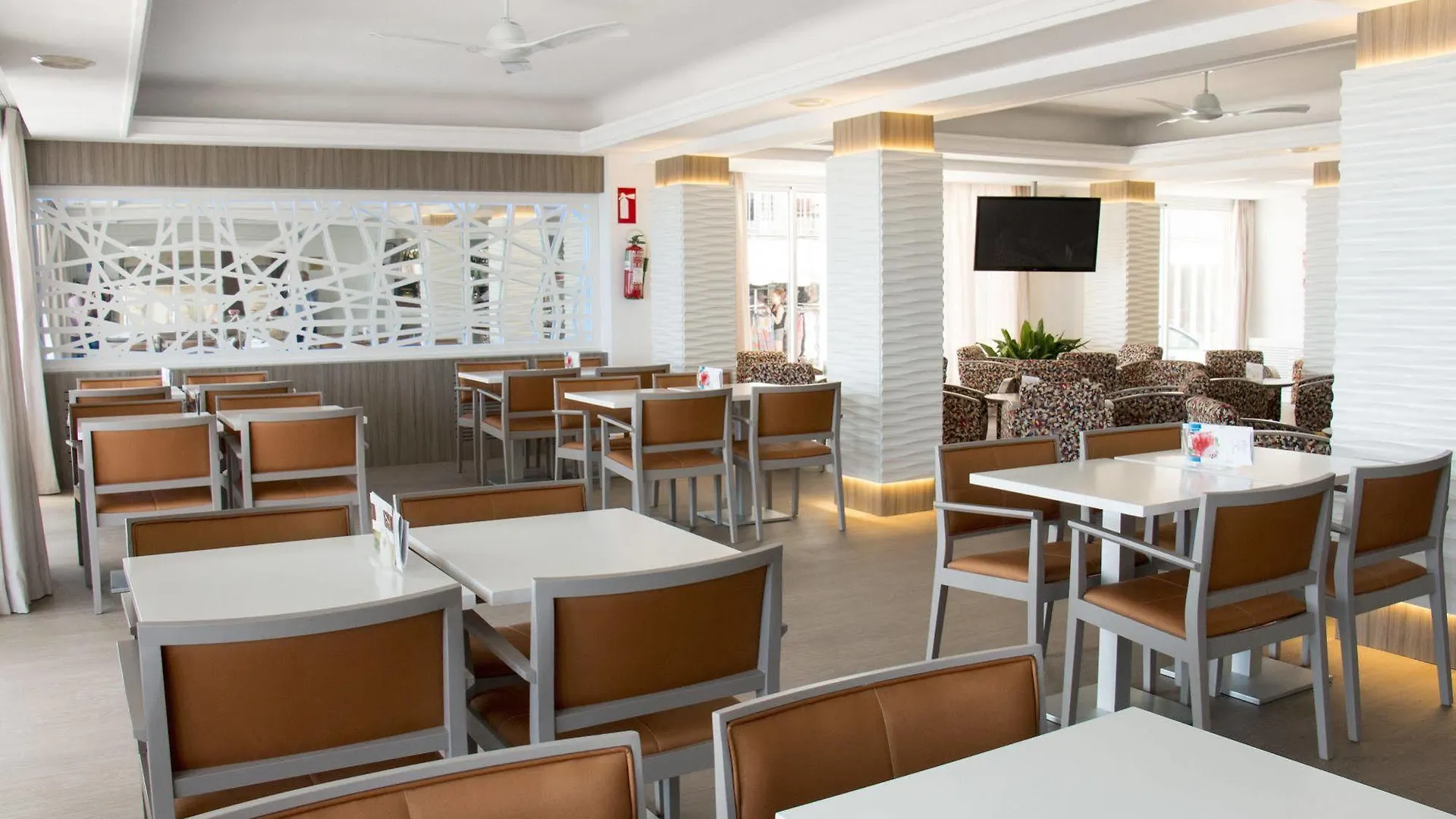 ***  Hotel Voramar カラ・ミラー スペイン